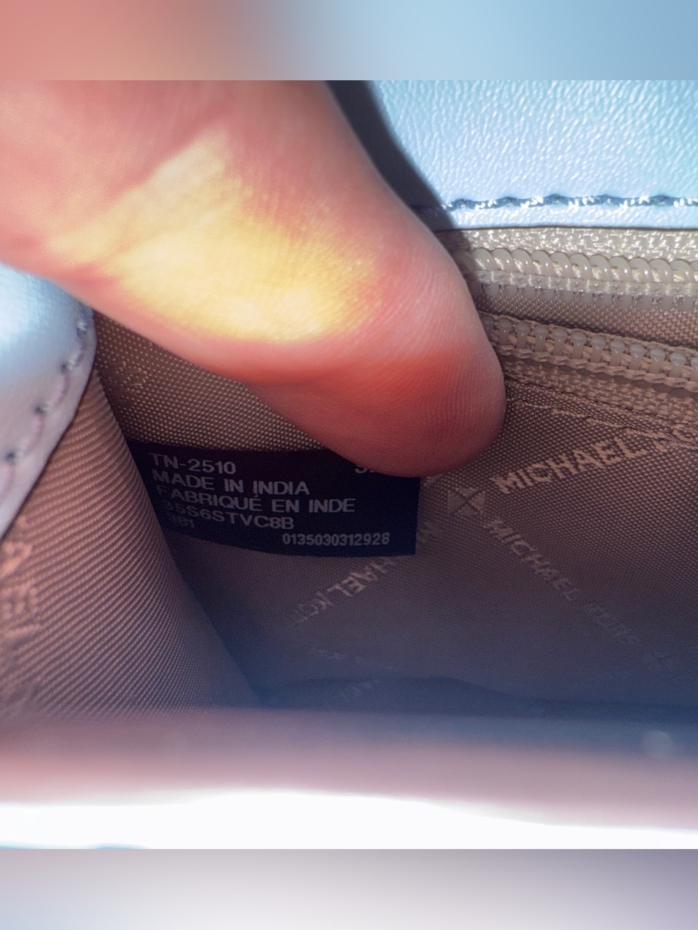 Michael Kors Jet Set - Medium Full Flap Crossbody Bag - Pale Ocean Blue Monogram - Picture 13 of 16